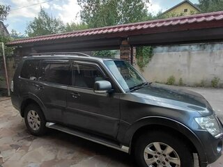 2012 Mitsubishi Pajero IV Рестайлинг 1, серый, 1750000 рублей, вид 3