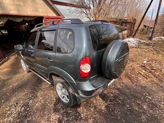 2011 Chevrolet Niva I Рестайлинг, зелёный, 550000 рублей, вид 4