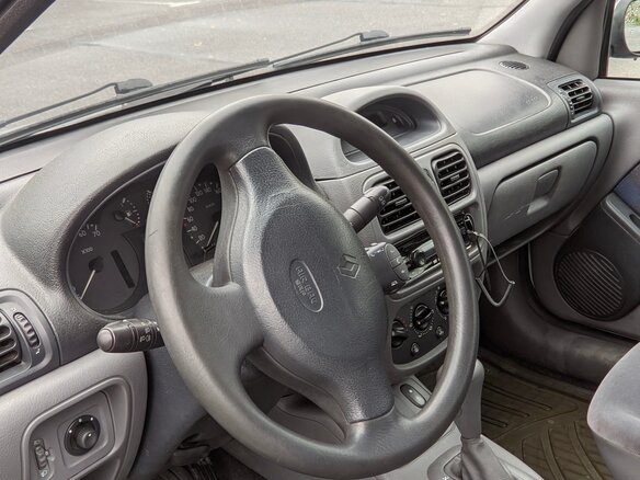 2001 Renault Clio II Рестайлинг, серебристый, 105000 рублей - вид 6