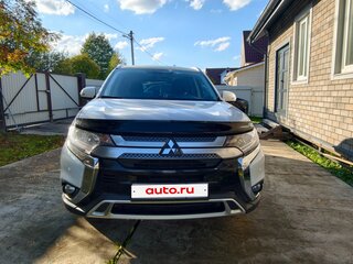 2019 Mitsubishi Outlander III Рестайлинг 3, белый, 1950000 рублей, вид 1