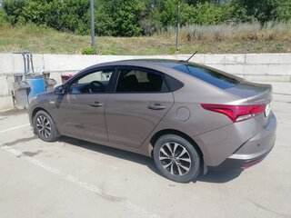 2021 Hyundai Solaris II Рестайлинг, серый, 1640000 рублей, вид 4