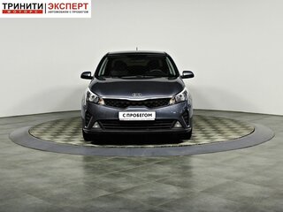 2020 Kia Rio IV Рестайлинг, серый, 1428000 рублей, вид 2