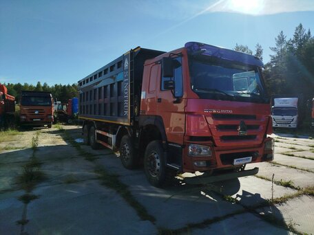 2021 Sinotruk Howo ZZ3407, красный, 2176000 рублей, вид 2