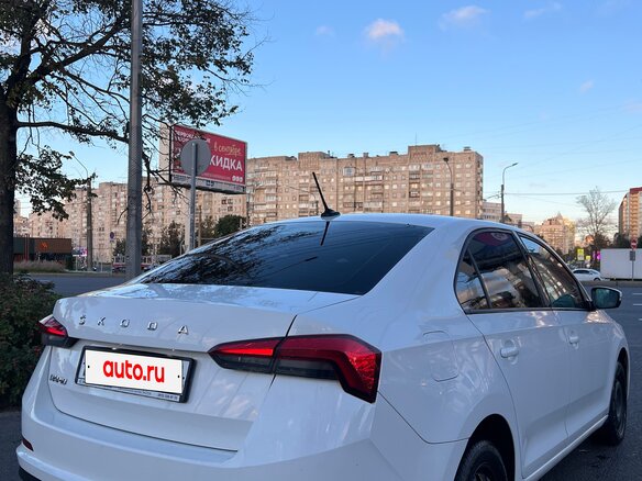 2020 Skoda Rapid II, белый, 1400000 рублей - вид 4