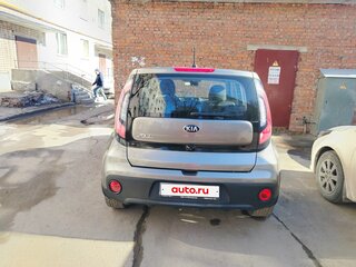 2018 Kia Soul II Рестайлинг, серебристый, 1450000 рублей, вид 4