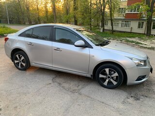 2011 Chevrolet Cruze I, серебристый, 650000 рублей, вид 4