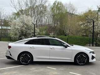 2021 Kia K5 III, белый, 2550000 рублей, вид 5
