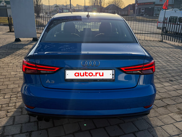 2019 Audi A3 III (8V) Рестайлинг, синий, 1900000 рублей - вид 4