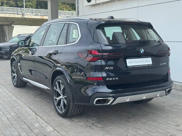 2025 BMW X5 Long 30Li IV (G05/G18) Рестайлинг, чёрный, 9300000 рублей - вид 4