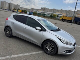 2012 Kia Ceed II, серебристый, 860000 рублей, вид 3
