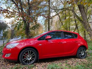 2010 Opel Astra J, красный, 600000 рублей, вид 4