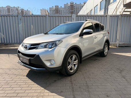 Toyota RAV4 IV (XA40)