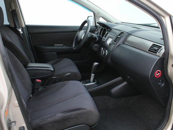 2010 Nissan Tiida I Рестайлинг, бежевый, 760000 рублей - вид 10