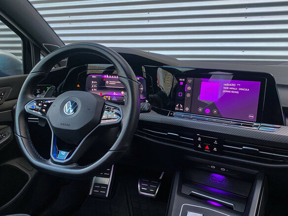 2021 Volkswagen Golf R VIII, чёрный, 4550000 рублей - вид 13