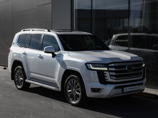 2021 Toyota Land Cruiser 300 Series, белый, 8498000 рублей, вид 3