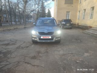2017 Skoda Yeti I Рестайлинг, серый, 1200000 рублей, вид 4