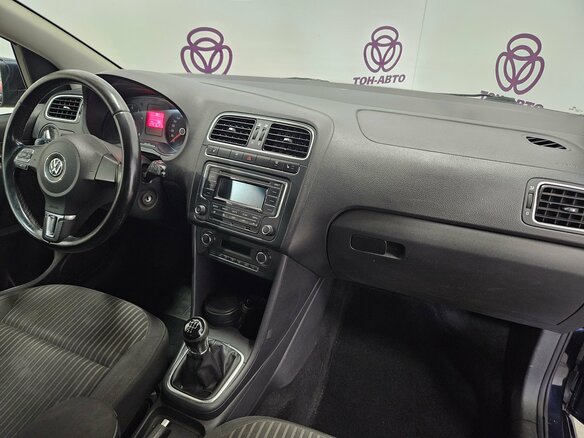 2013 Volkswagen Polo V, синий, 575000 рублей - вид 12