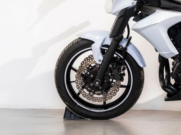 2012 Kawasaki ER-6N, белый, 480000 рублей - вид 17