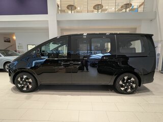 2026 Hyundai Staria I Рестайлинг, чёрный, 7390000 рублей, вид 2