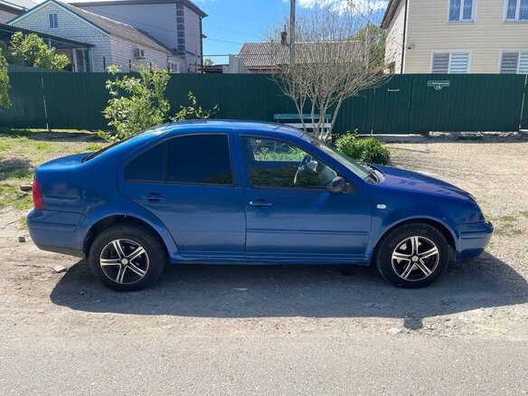 2002 Volkswagen Bora I, синий, 270000 рублей - вид 3