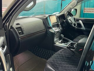 2016 Toyota Land Cruiser 200 Series Рестайлинг 2, чёрный, 8695000 рублей, вид 5