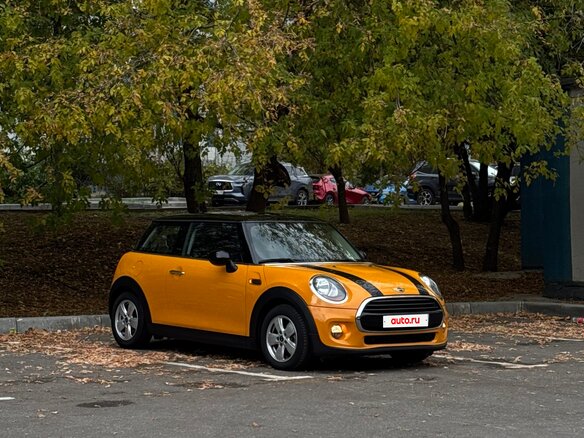 2018 Mini Hatch Cooper III (F55/F56), жёлтый, 1800000 рублей - вид 4