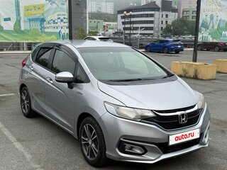 2018 Honda Fit III Рестайлинг, серый, 925000 рублей, вид 1