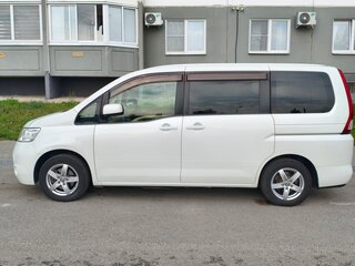 2007 Nissan Serena III (C25), белый, 960000 рублей, вид 3