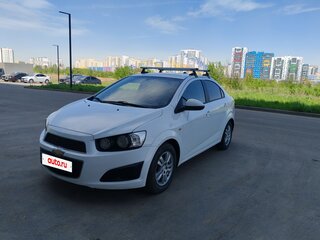 2015 Chevrolet Aveo II, белый, 750000 рублей, вид 1