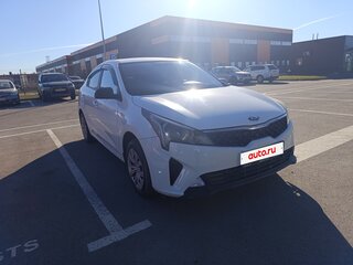 2020 Kia Rio IV, белый, 1000050 рублей, вид 4