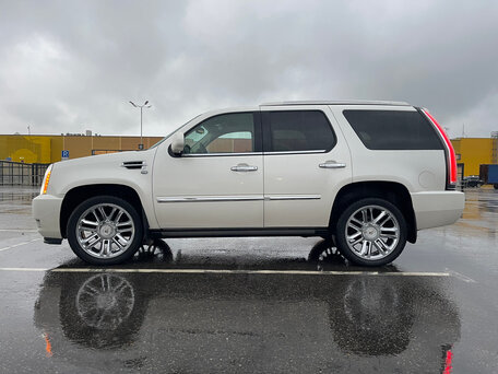2011 Cadillac Escalade III, белый, 2290000 рублей, вид 2