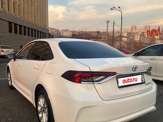 2022 Toyota Corolla XII (E210), белый, 1850000 рублей, вид 3
