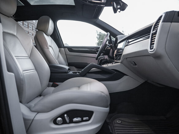 2019 Porsche Cayenne III, синий, 5699000 рублей - вид 28