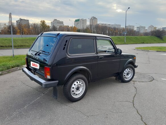2019 Lada (ВАЗ) 2121 (4x4) I Рестайлинг, чёрный, 675000 рублей - вид 3