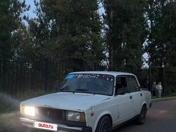 1999 Lada (ВАЗ) 2105, белый, 75000 рублей - вид 5
