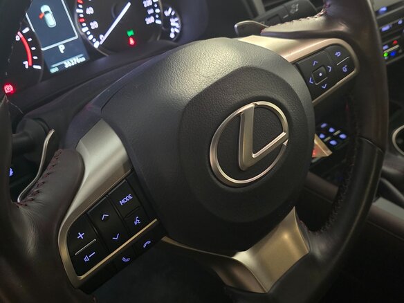 2022 Lexus RX 300 IV Рестайлинг, чёрный - вид 1