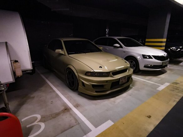 1999 Mitsubishi Galant VIII, жёлтый, 2000000 рублей - вид 5