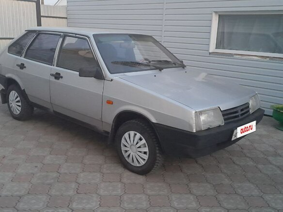 2002 Lada (ВАЗ) 21093i, серебристый, 115000 рублей - вид 2