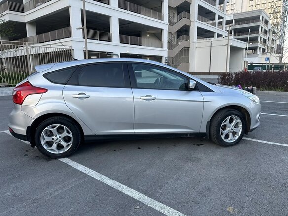 2011 Ford Focus III, серебристый, 770000 рублей - вид 3