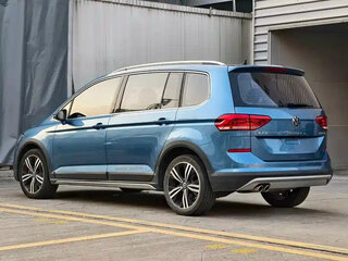 2022 Volkswagen Touran Cross L II, синий, 1689002 рублей, вид 4