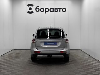 2014 Mitsubishi Outlander III Рестайлинг, серебристый, 1470000 рублей, вид 5