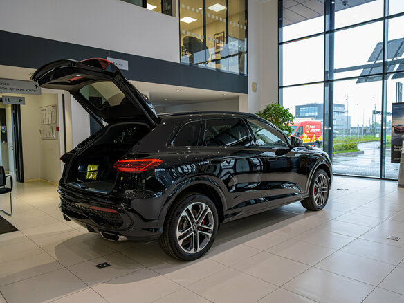 2026 Audi Q5 L III (GU), чёрный, 6890000 рублей - вид 34