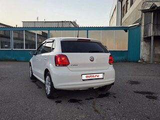 2013 Volkswagen Polo V, белый, 485000 рублей, вид 4