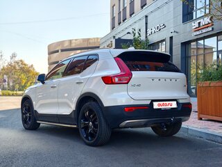 2022 Volvo XC40 8AT I, белый, 4010000 рублей, вид 3