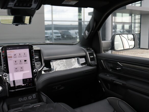 2026 Ram 1500 Crew Cab V Рестайлинг, чёрный, 11690000 рублей - вид 26