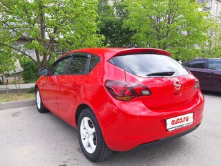 2011 Opel Astra J, красный, 460000 рублей, вид 4
