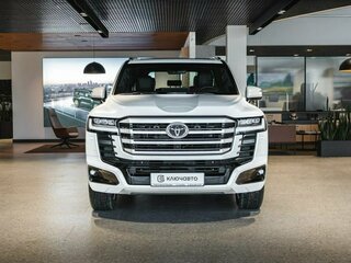 2025 Toyota Land Cruiser 300 Series, белый, 15890000 рублей, вид 2