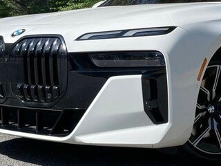2023 BMW 7 серии 740i VII (G70), белый, 9890000 рублей, вид 3