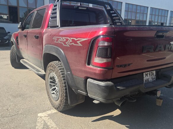 2024 Ram 1500 Crew Cab TRX V, красный, 15500000 рублей - вид 2