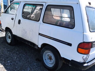 1995 Toyota Lite Ace IV, белый, 270000 рублей, вид 3